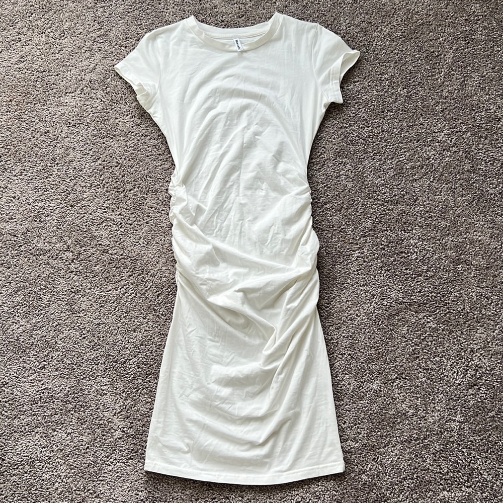 White bump-friendly T-Shirt Dress